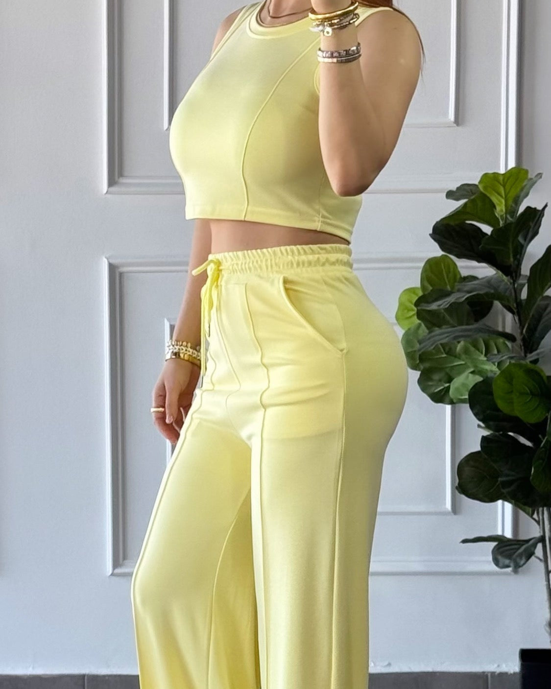 Conjunto Amarillo Pastel