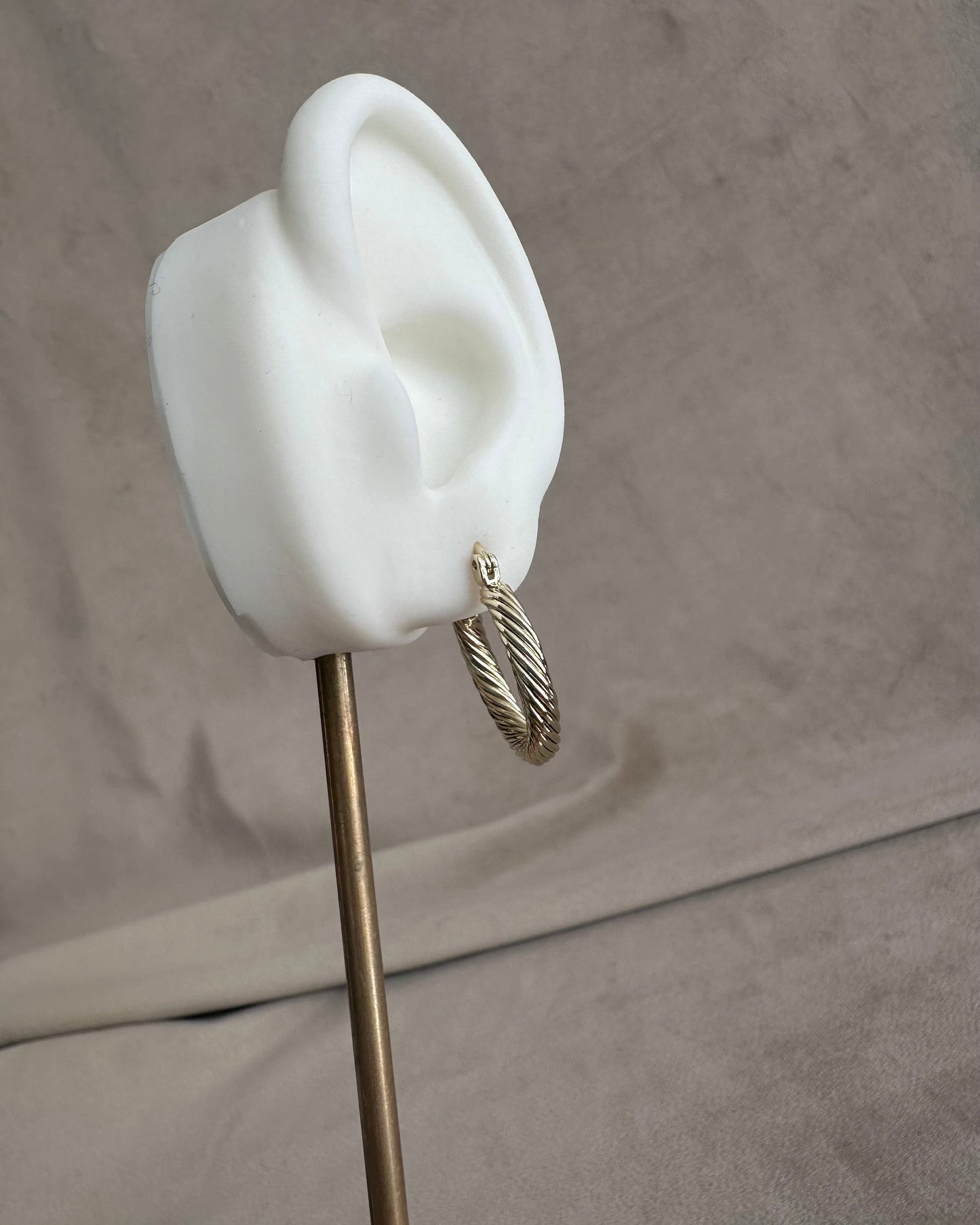 Arracada Tubular Grabada