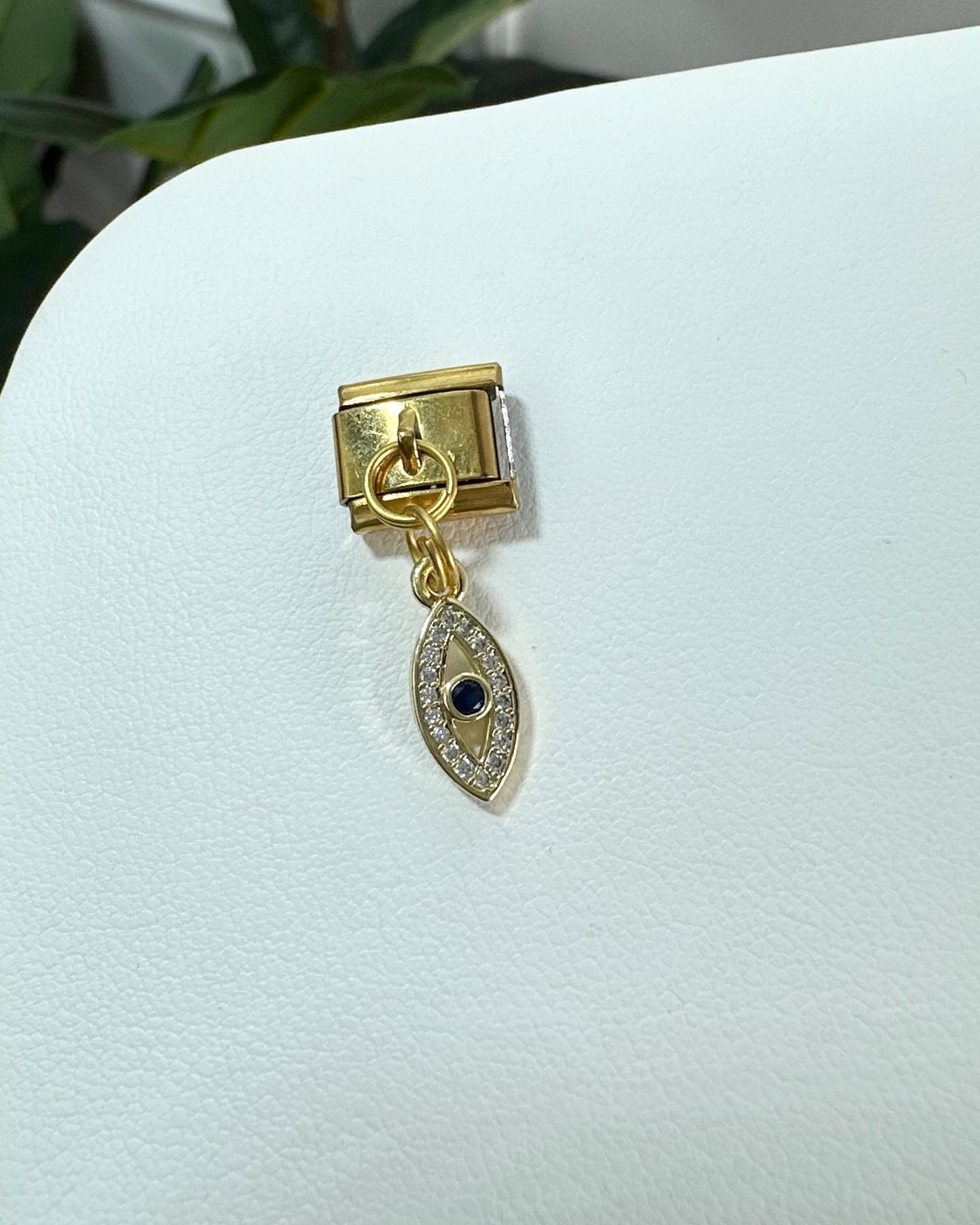 Charm Ojo Dorado