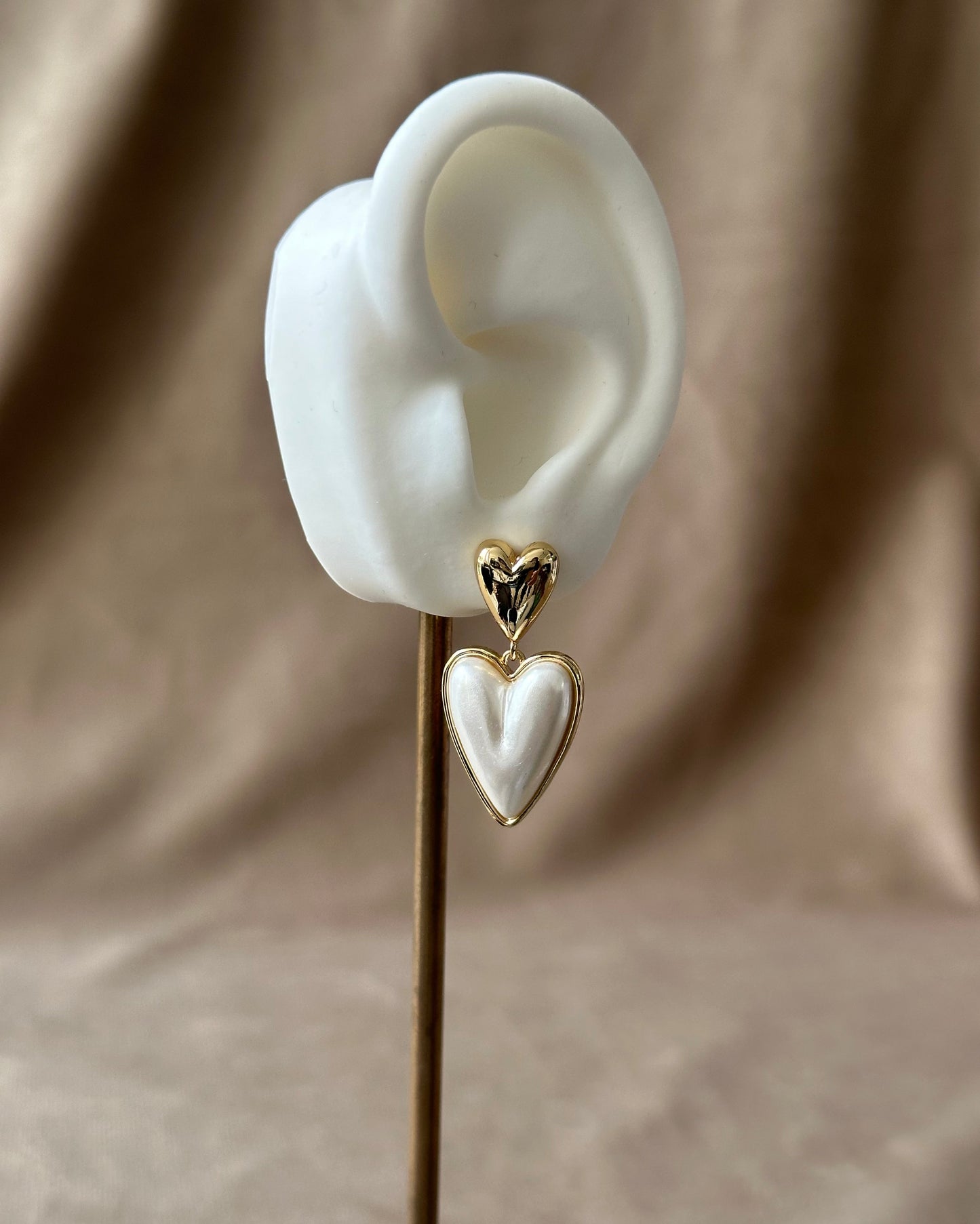 Arete Corazon Madre Perla Jk