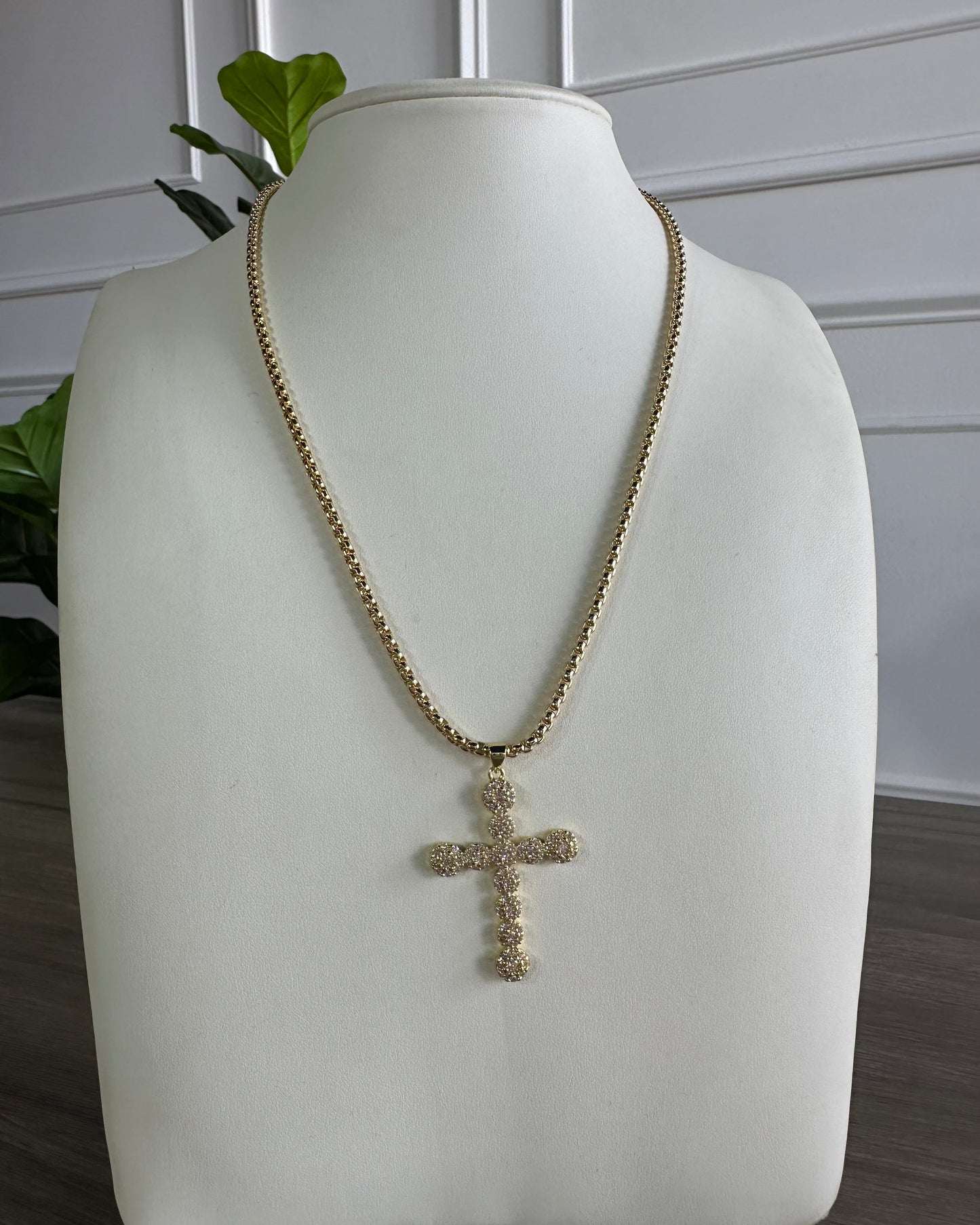Collar Cruz Gruesa