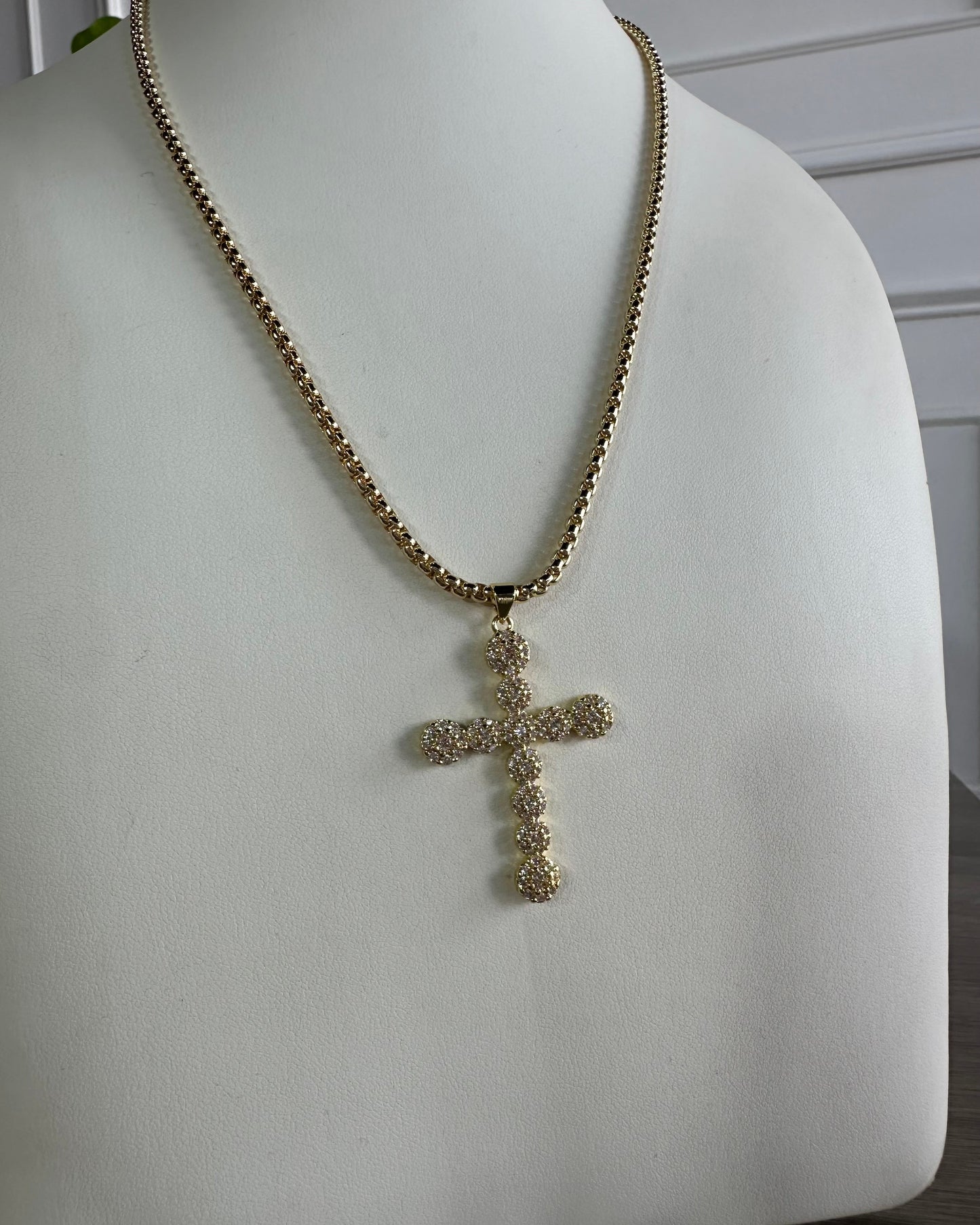 Collar Cruz Gruesa