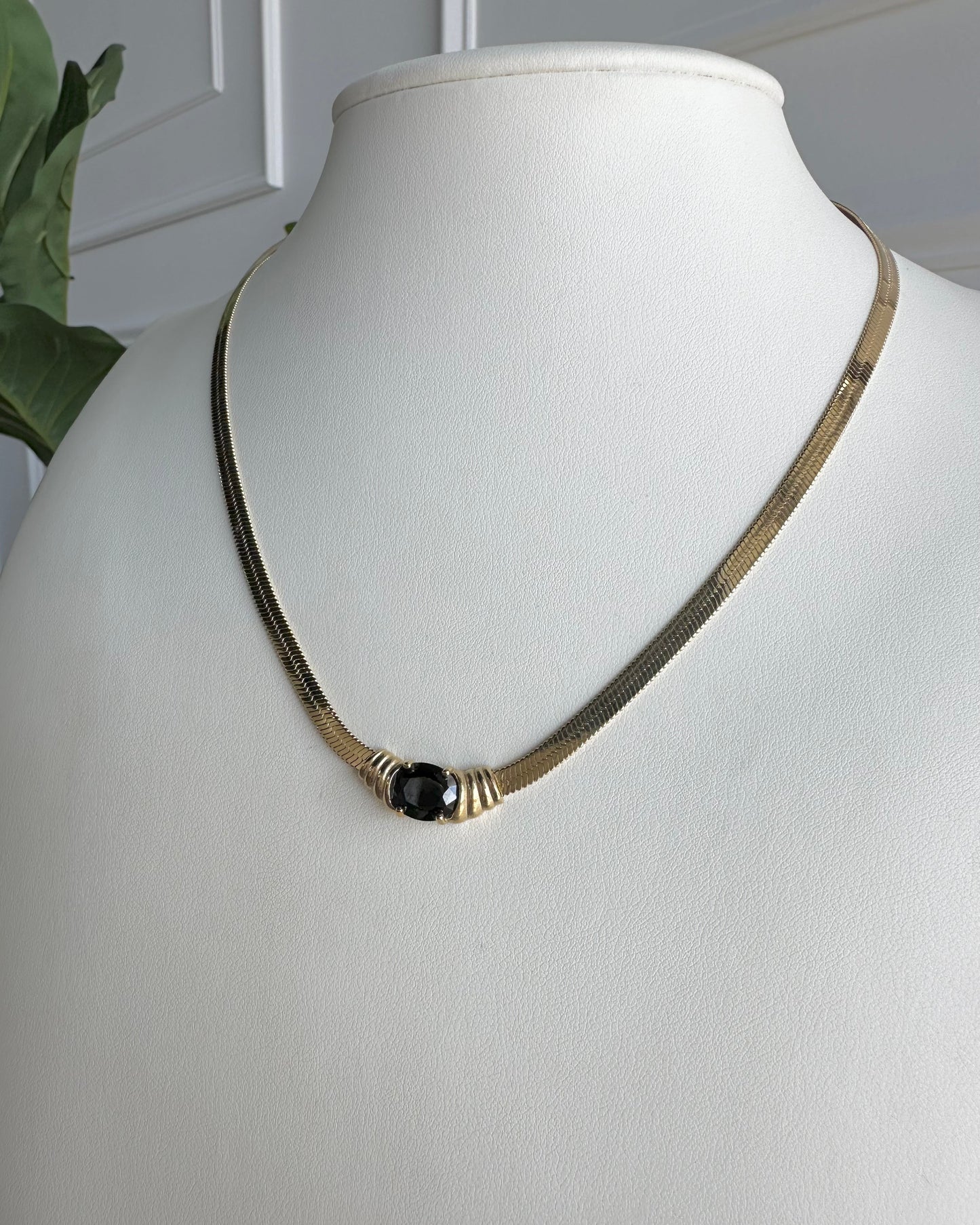 Collar Piedra Negra