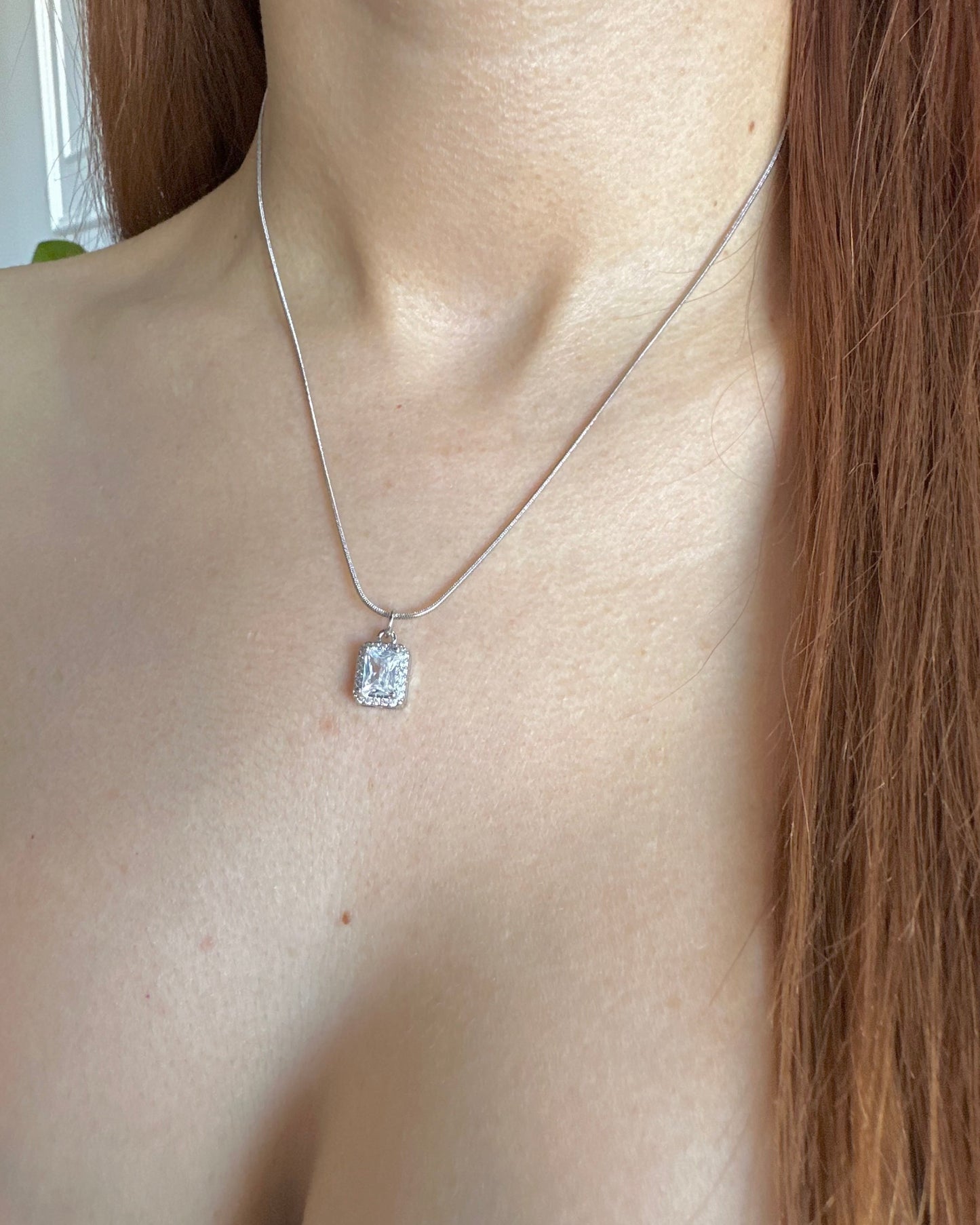 Collar Cuadro Brillo