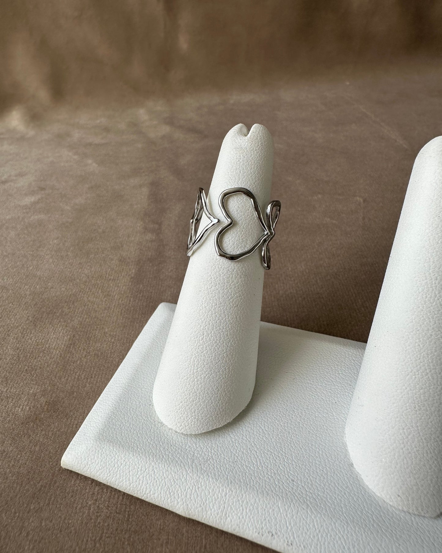 Anillo Corazón Silueta