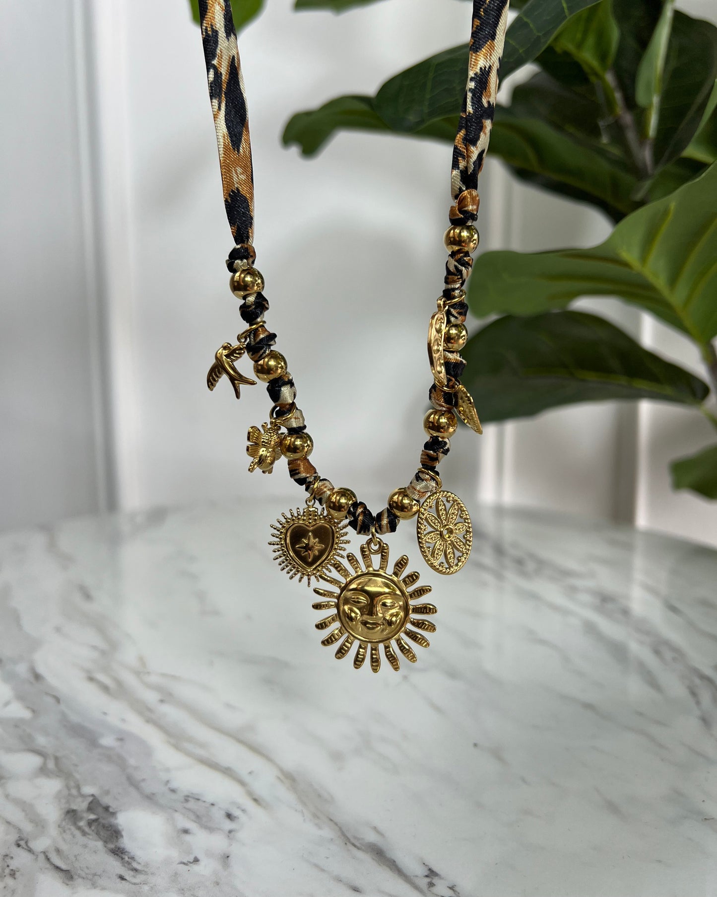 Collar Tela Print Sol