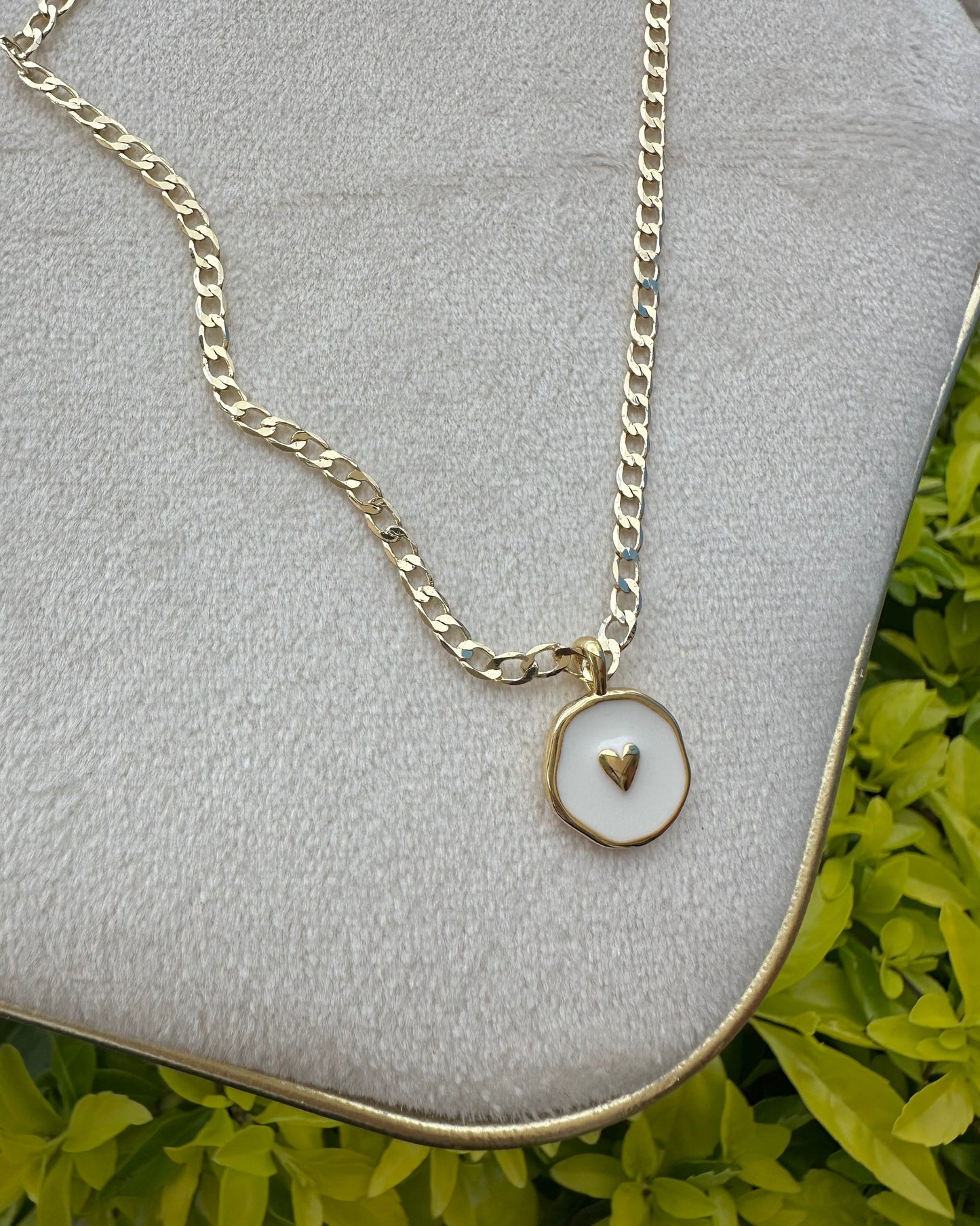 Collar Corazón Blanco Círculo