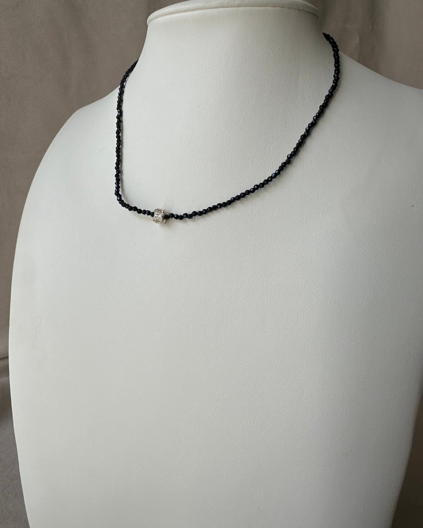 Collar Negro Rondel