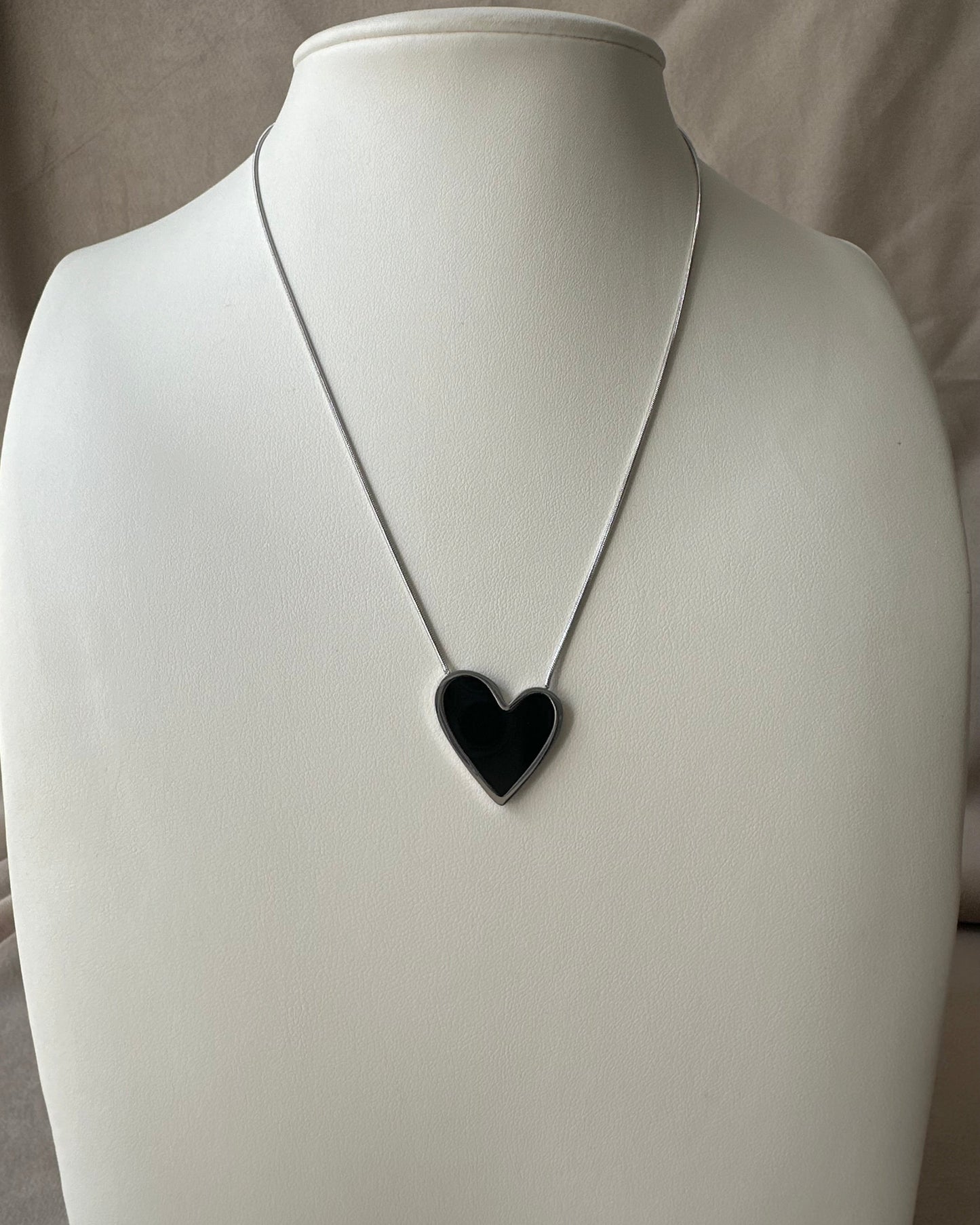 Collar Plata Corazon Negro