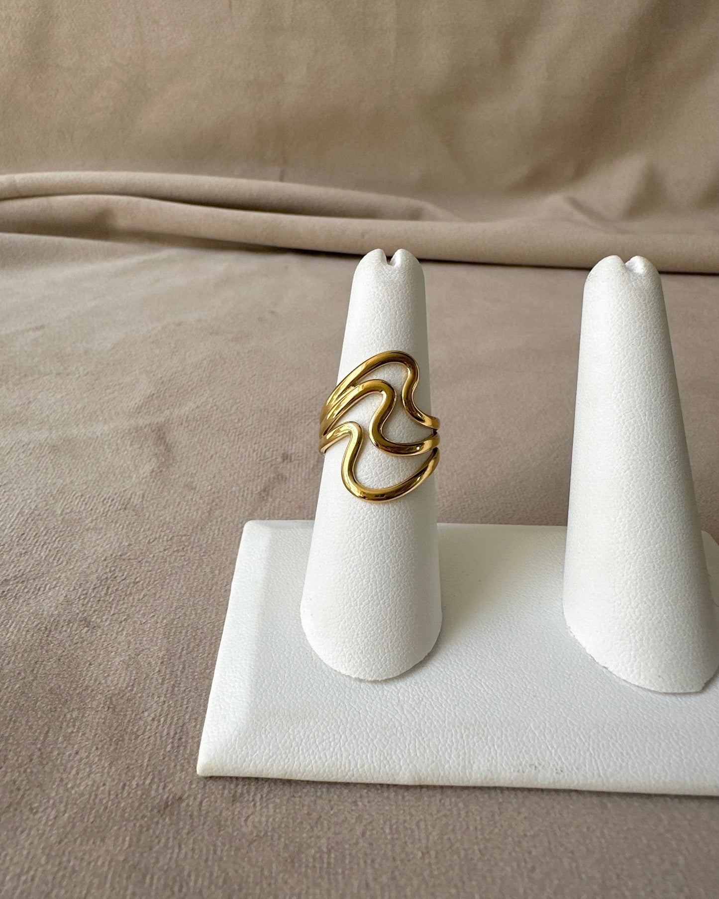 Anillo Lineas Zig Zag