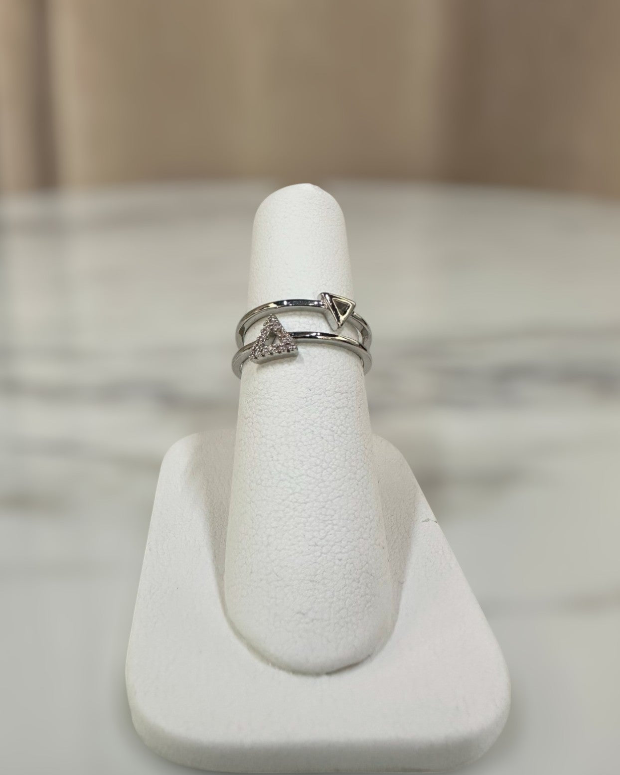 Anillo Doble Triangulo