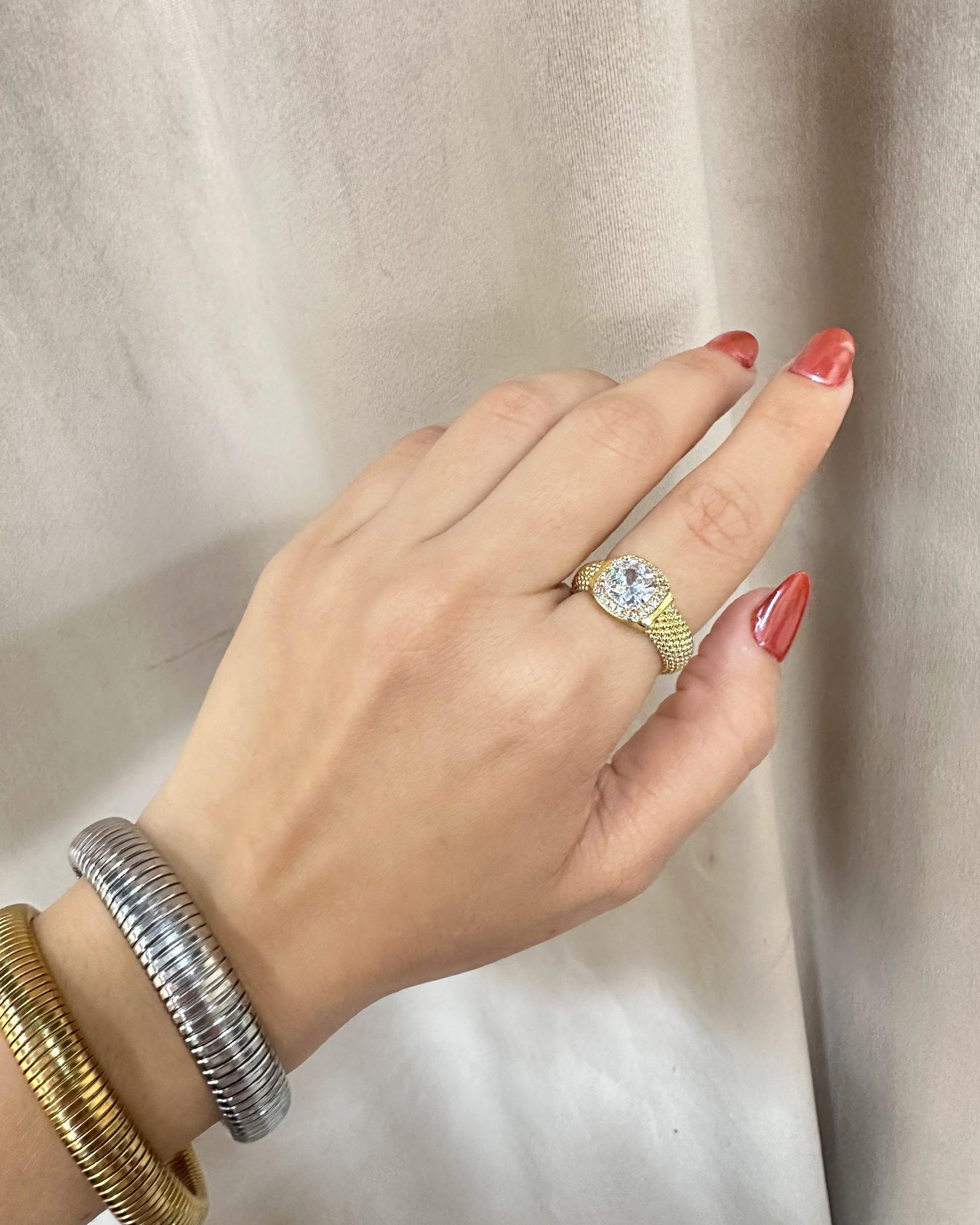 Anillo Cuadrado Piedra Serpiente