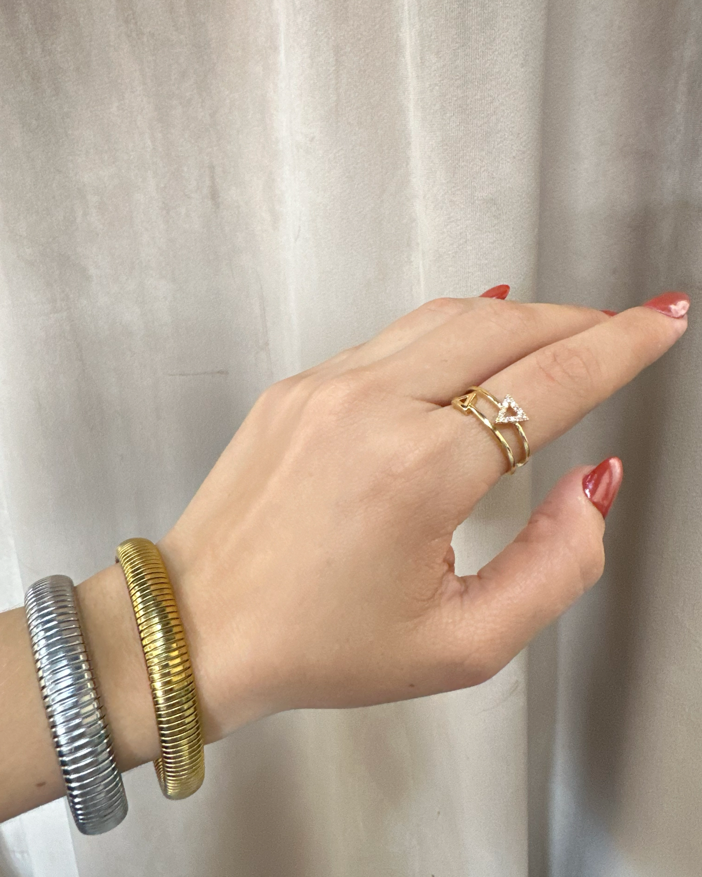 Anillo Doble Triangulo