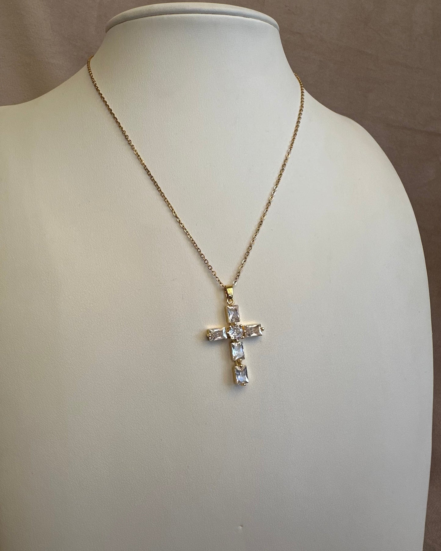 Collar Cruz Brillo