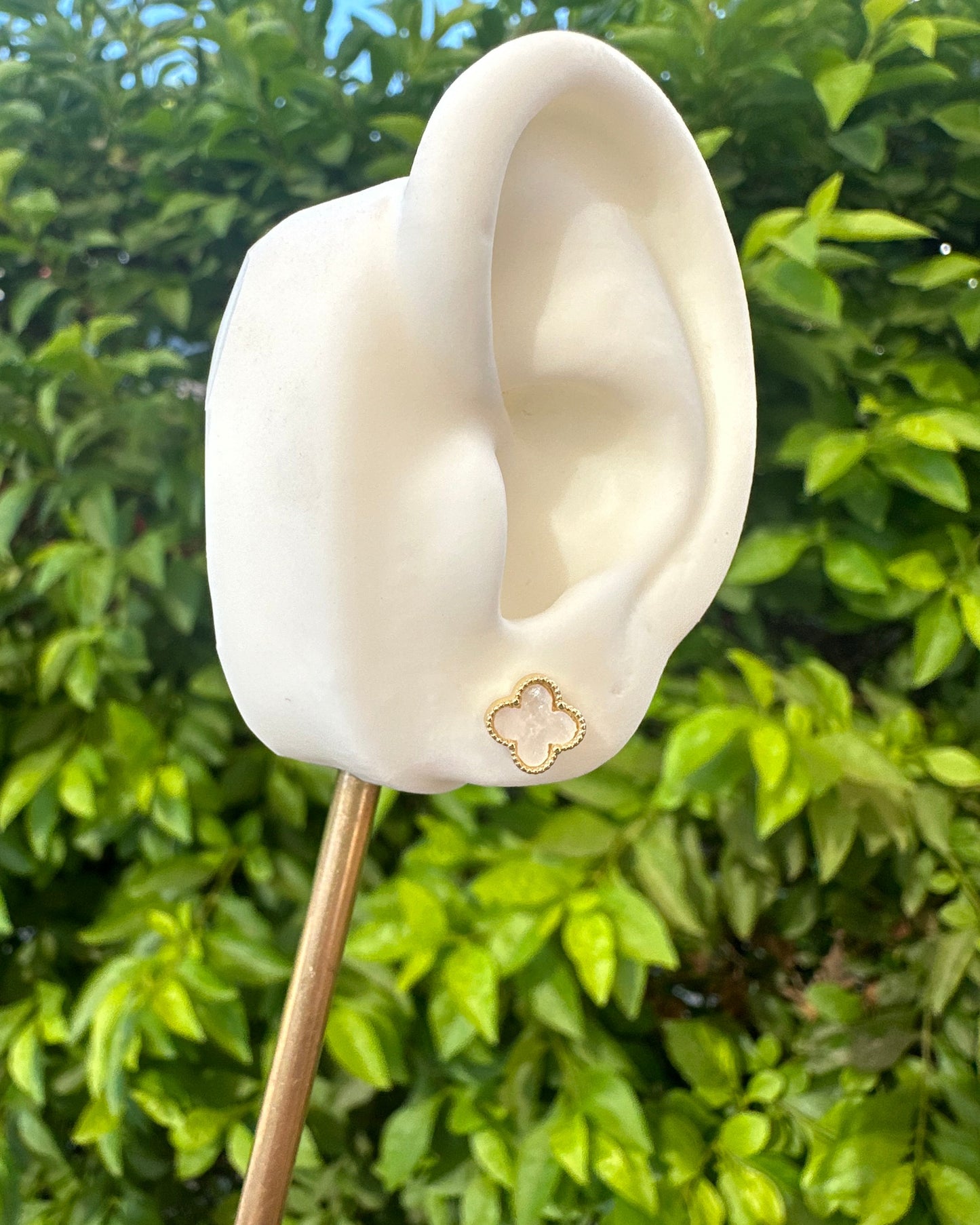 Broquel Dupe Van Cleef Flor Bco Ch