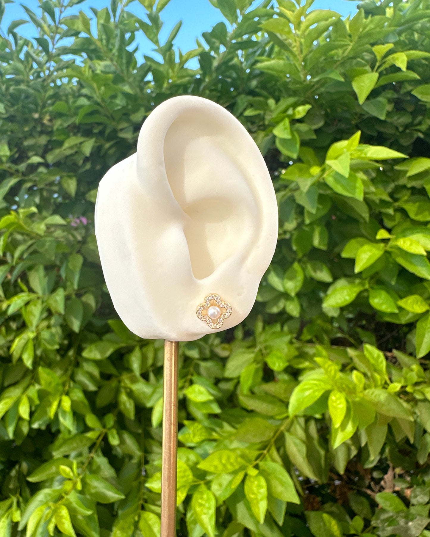 Broquel Dupe Van Cleef Flor Perla