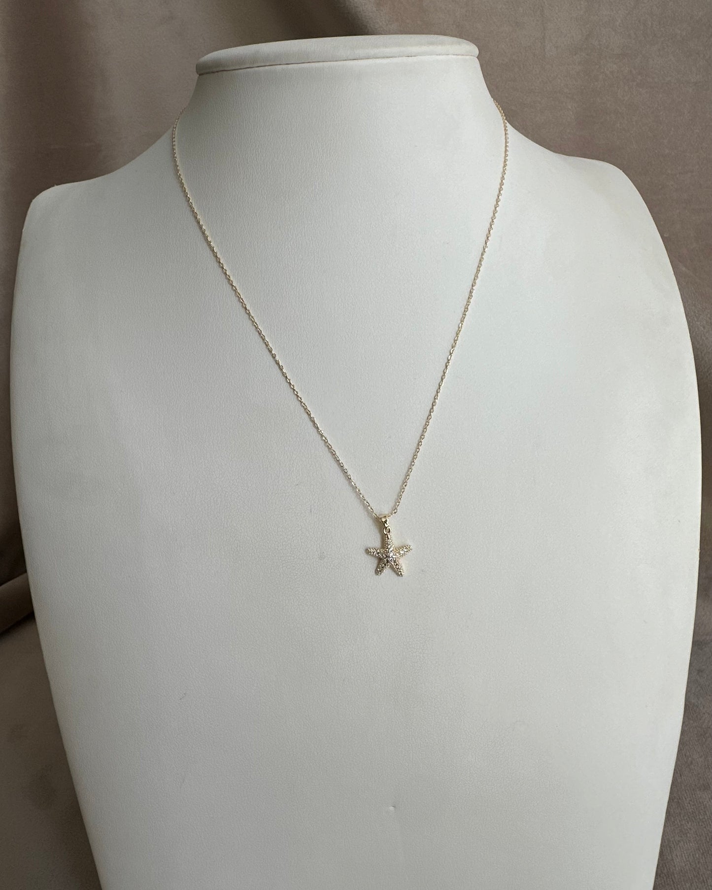 Collar Estrella de Mar Dorada