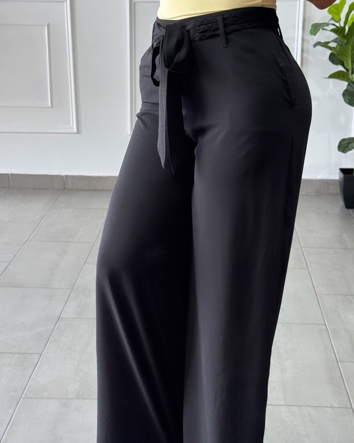 Pantalón Suelto Cinto