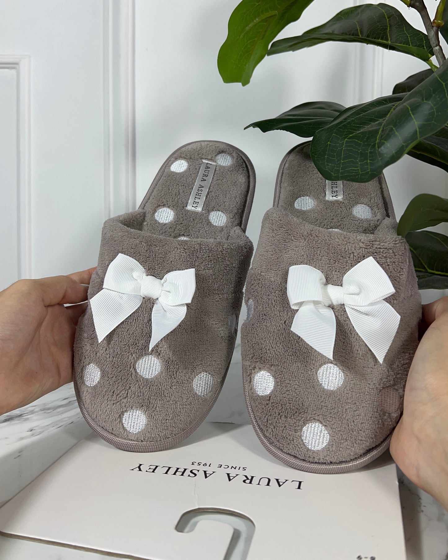 Pantuflas Moño Cafe