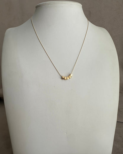 Collar Balines Dorado