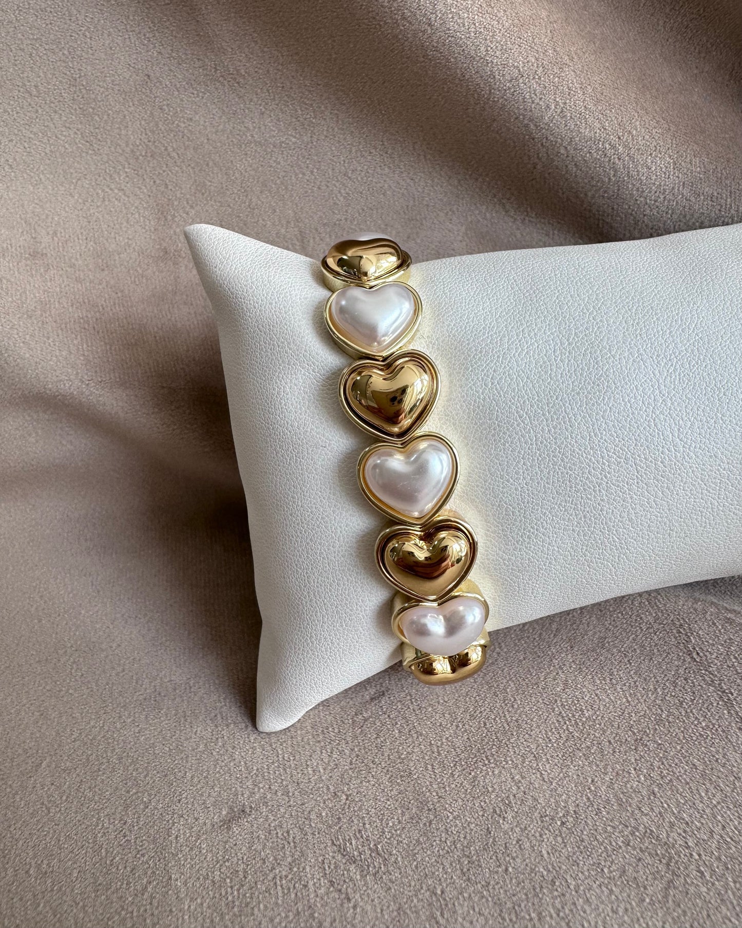 Pulsera Corazones Dorado Perla