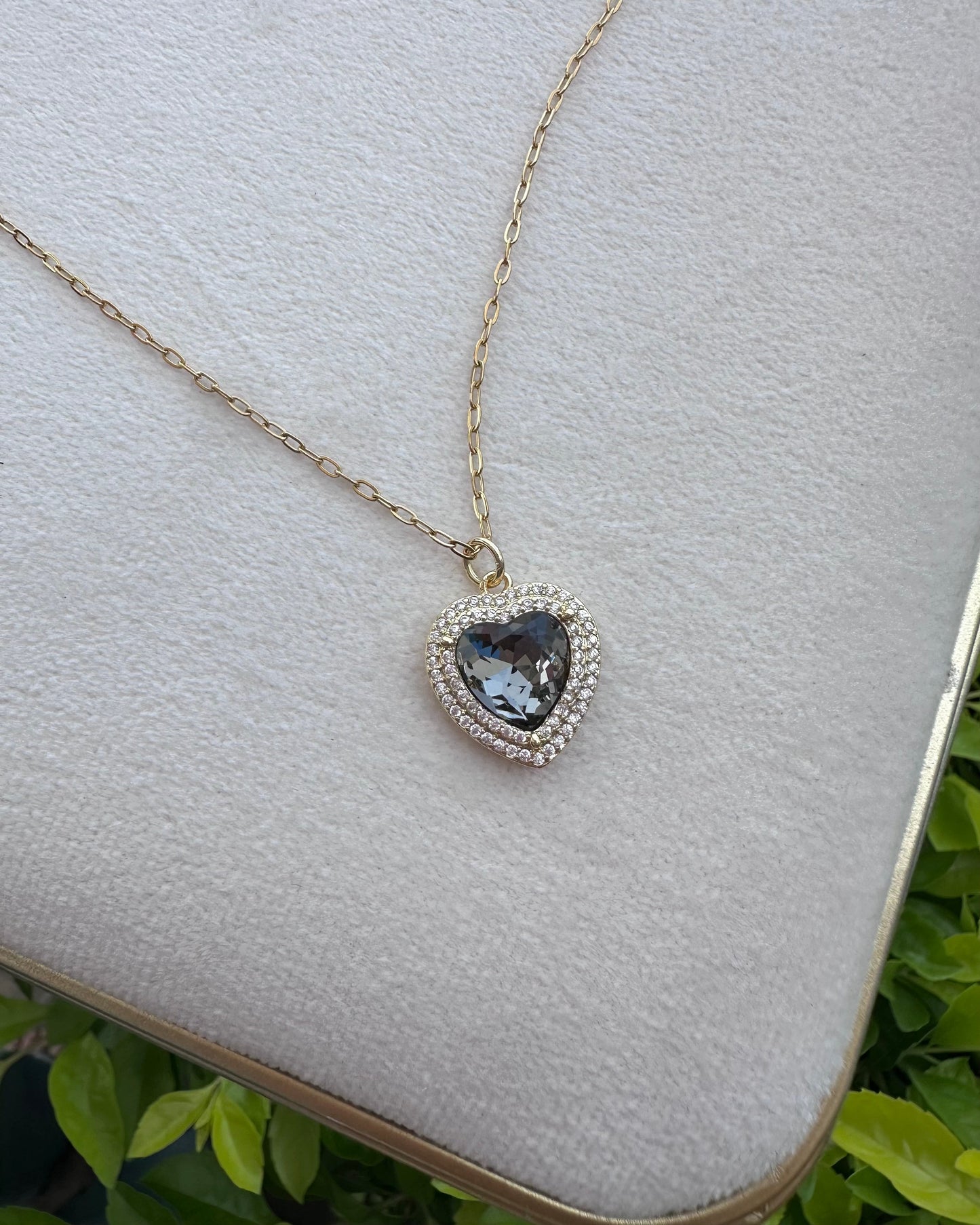 Collar Corazón Gris