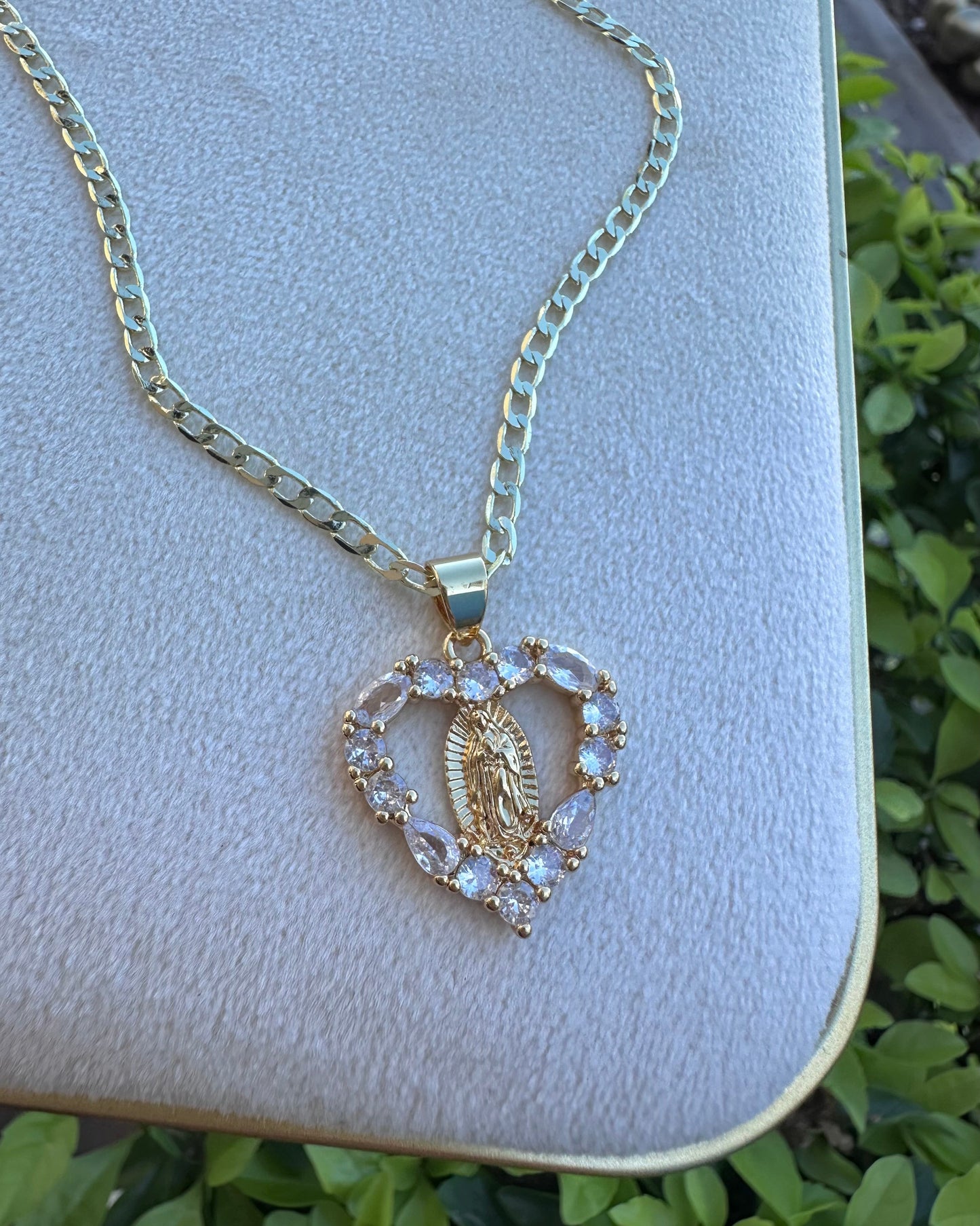 Collar Virgen Corazón Brillo