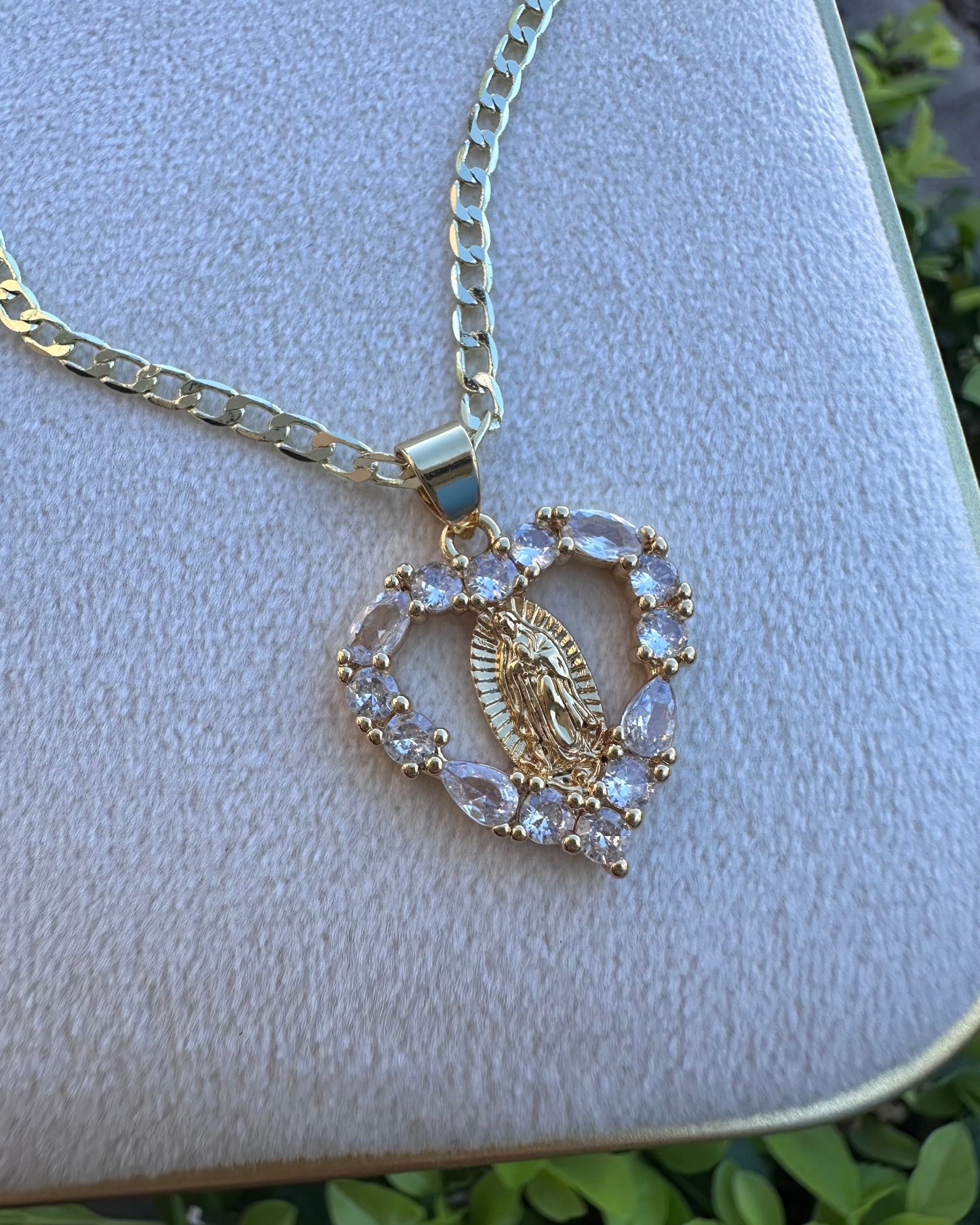 Collar Virgen Corazón Brillo