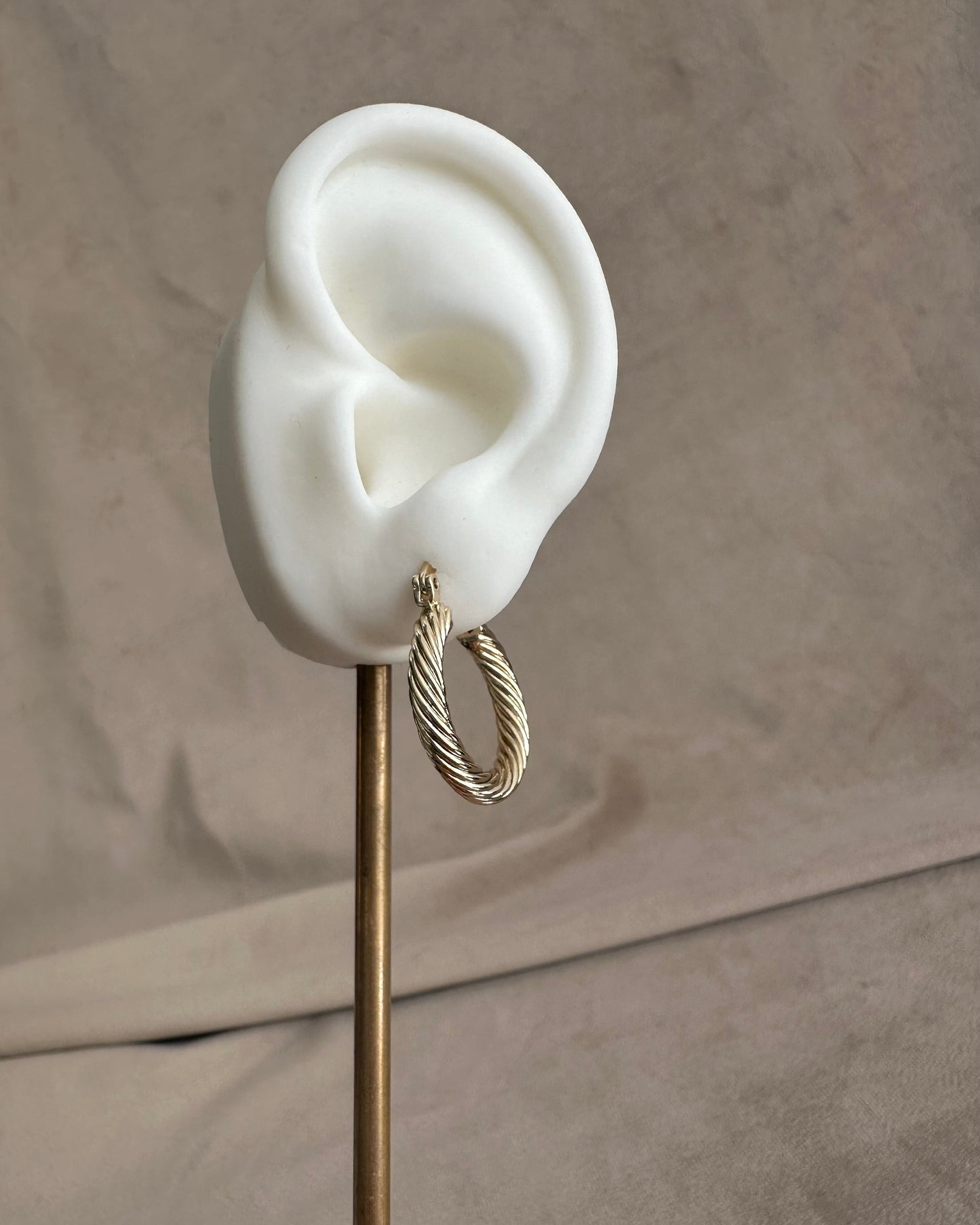 Arracada Tubular Grabada