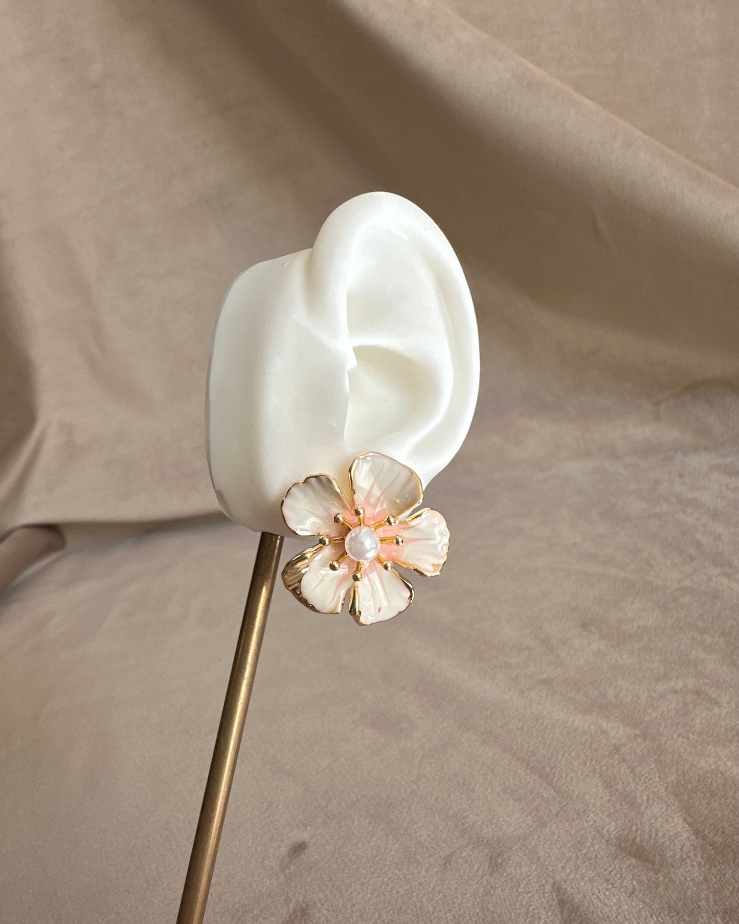 Arete Flor Beige/Rosa