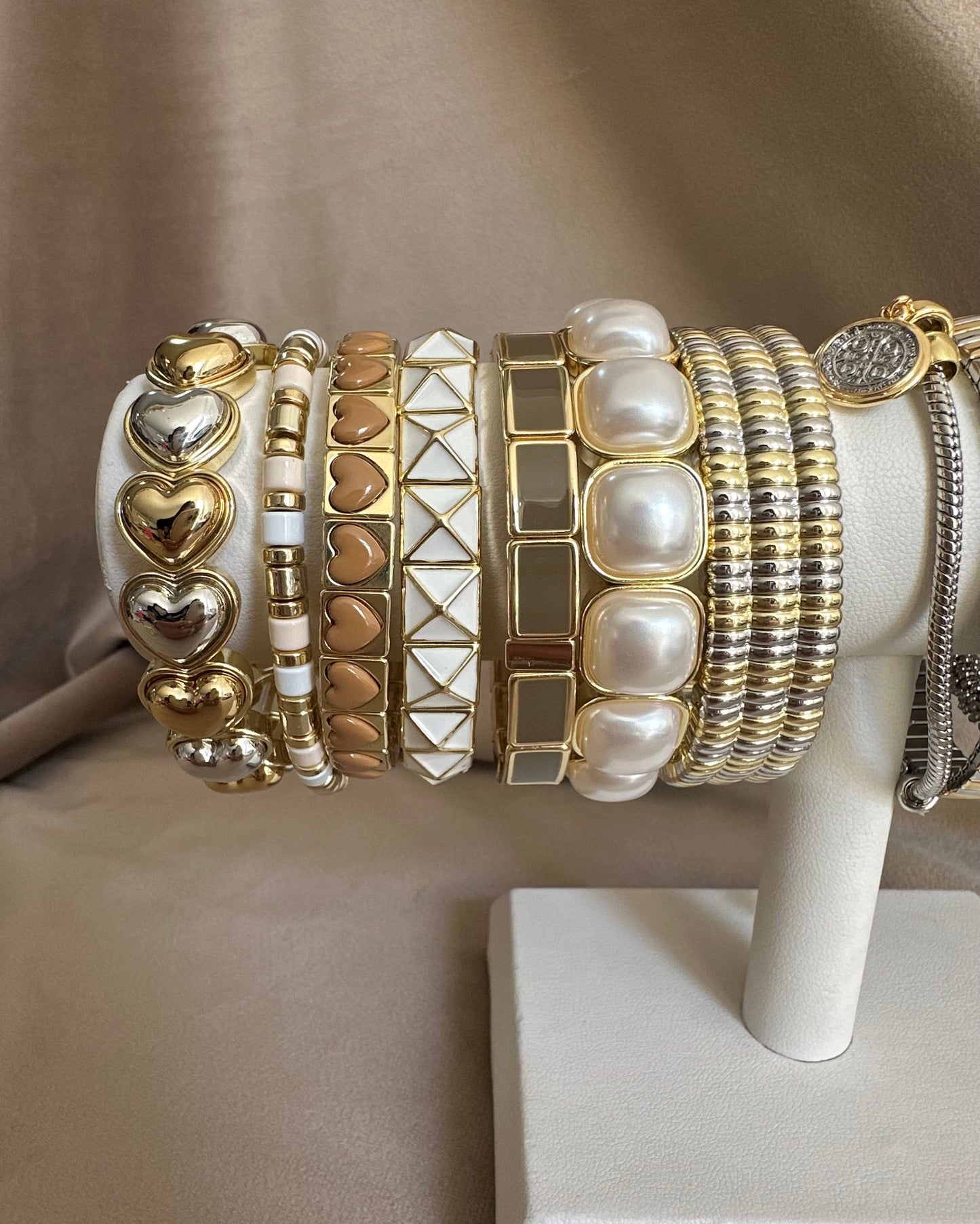 Pulsera Corazones Café