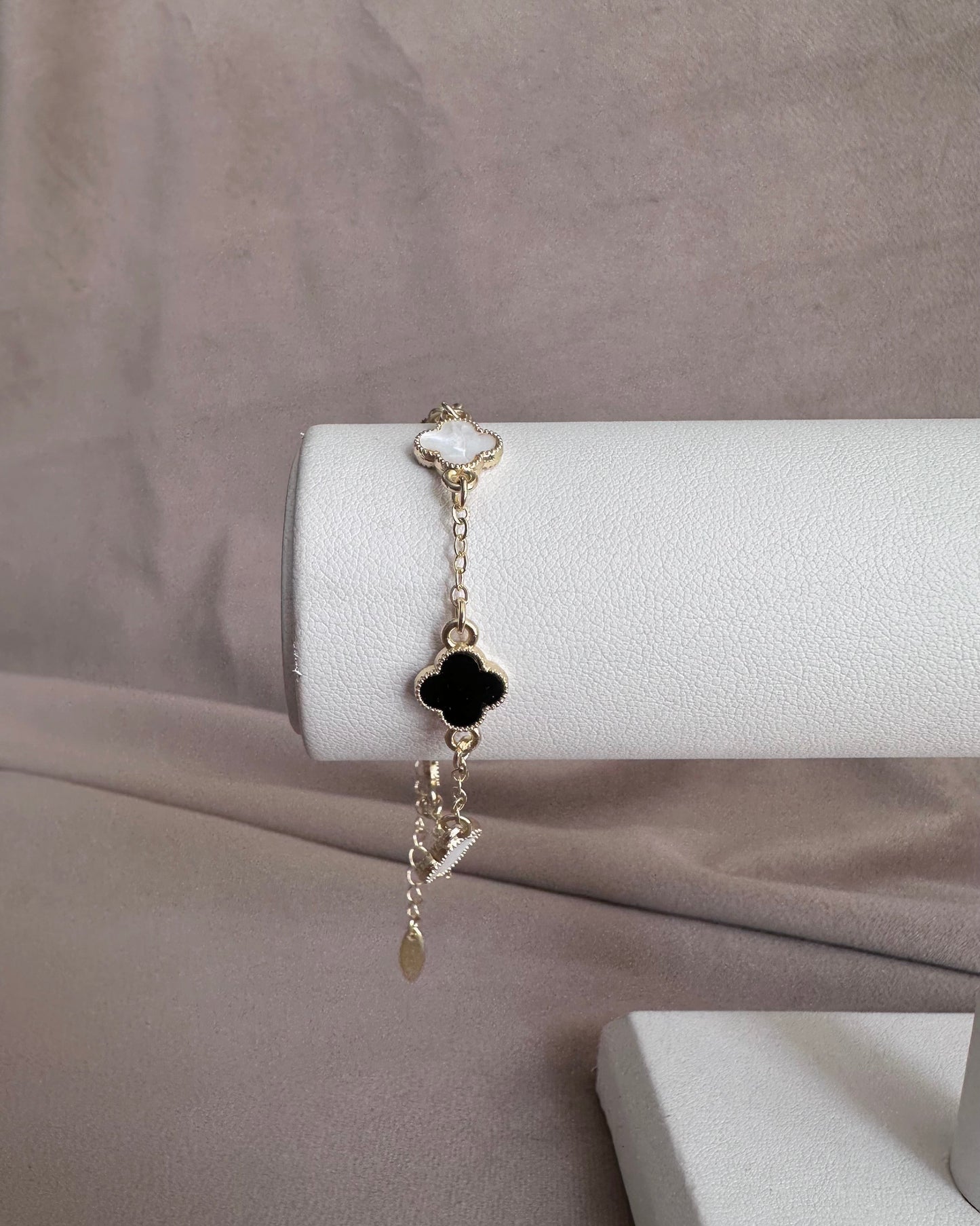 Pulsera Dupe Van Cleef B/N