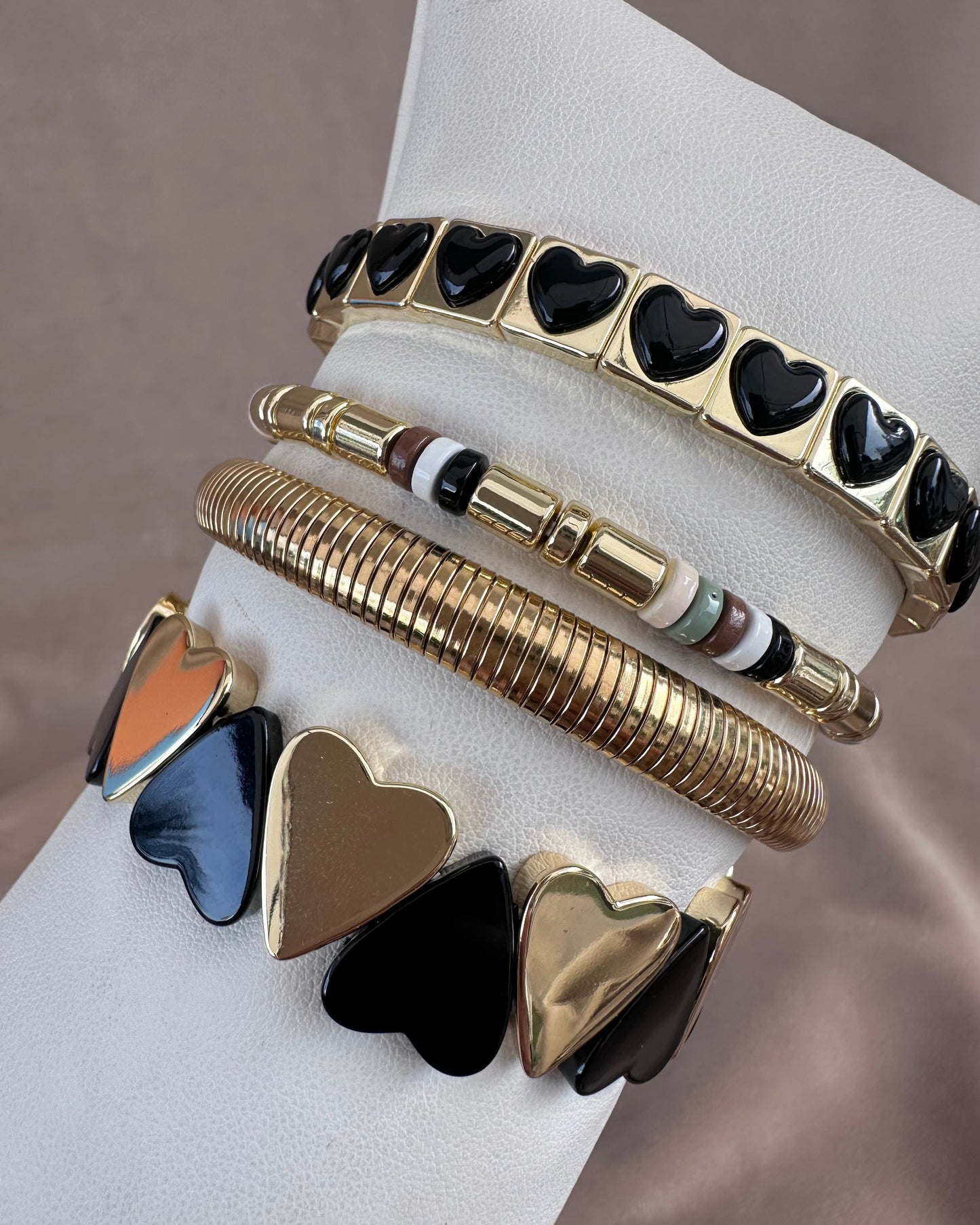 Pulsera Corazones Negro