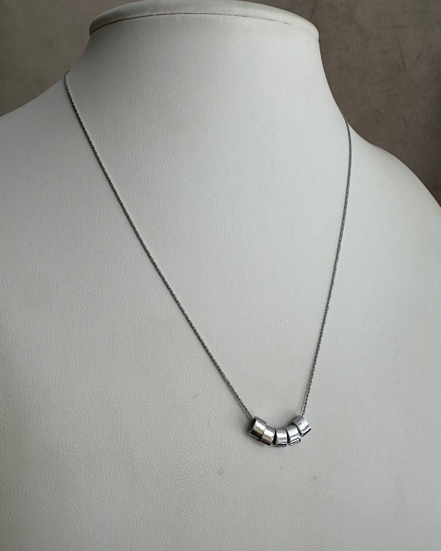 Collar Balines Plata