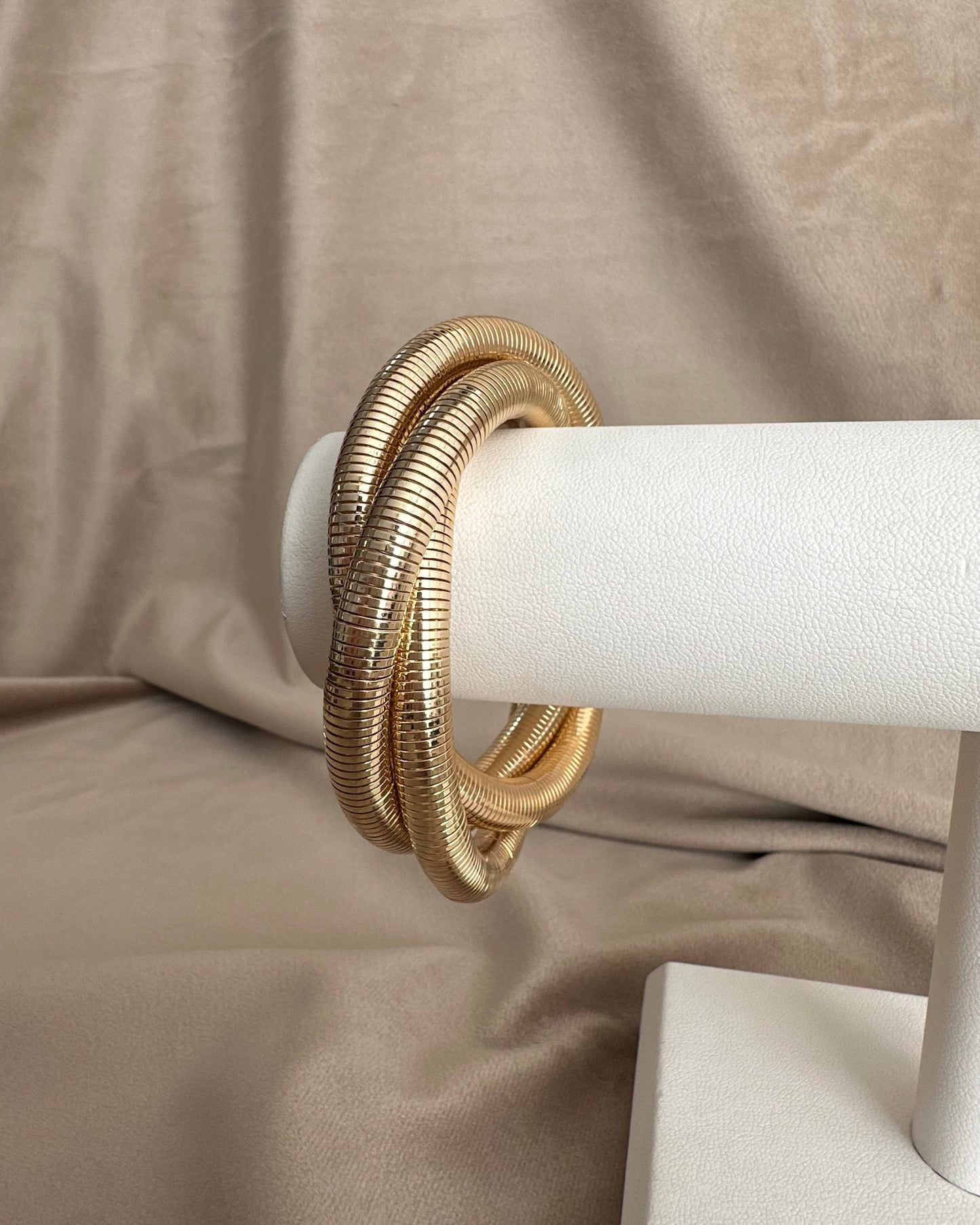 Pulsera Triple Dorada