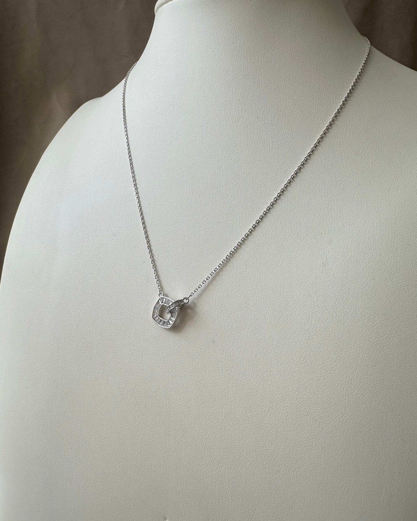 Collar Barril Cuadro Brillo