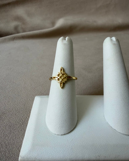 Anillo Nudo de Bruja
