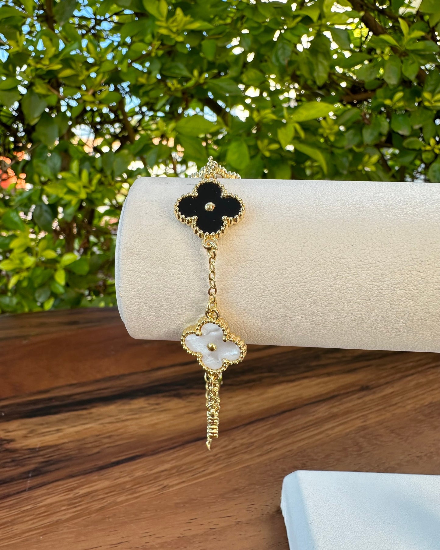 Pulsera Dupe Van Cleef Negra/Blanca