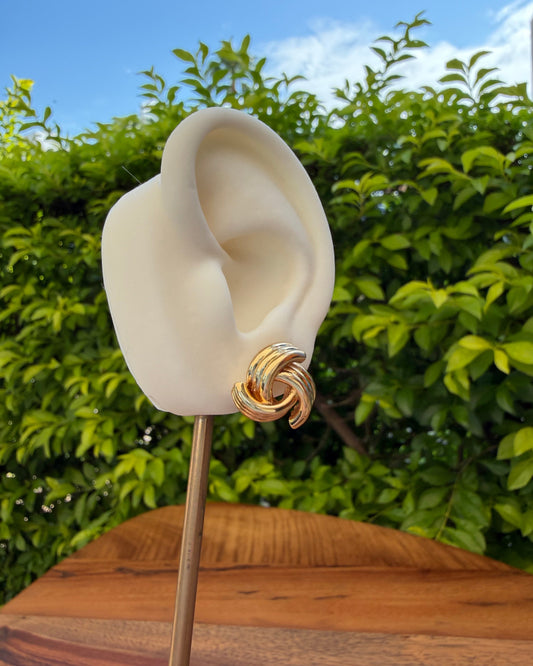 Arete Nudo Dorado