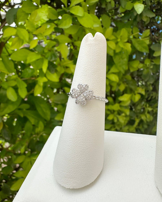 Anillo Trebol