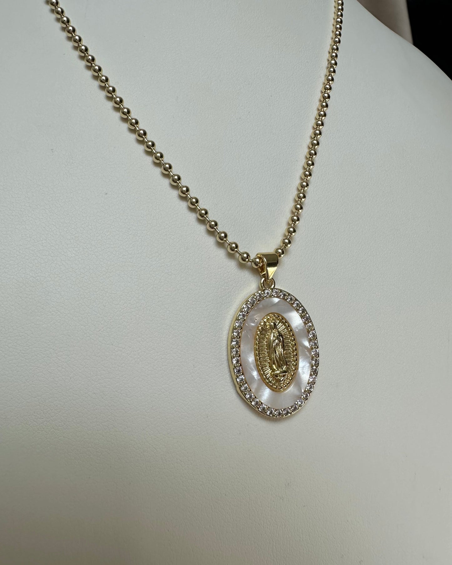 Collar Virgen Madre Perla