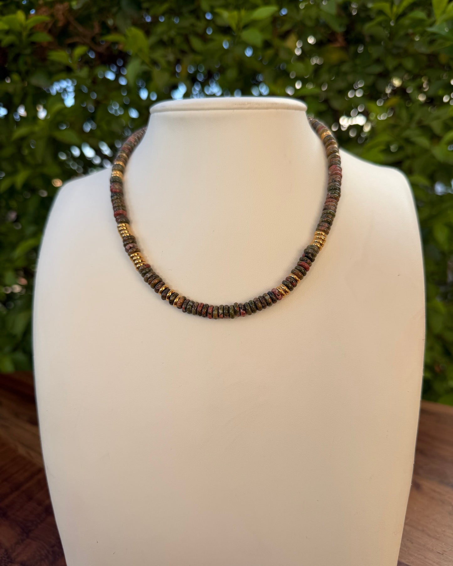 Collar Piedras Azul Café