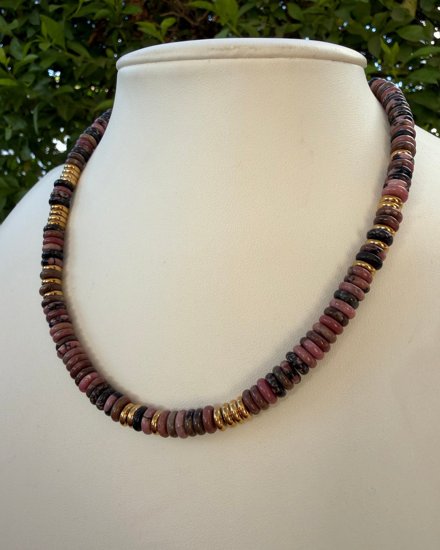 Collar Piedras Rosa Café