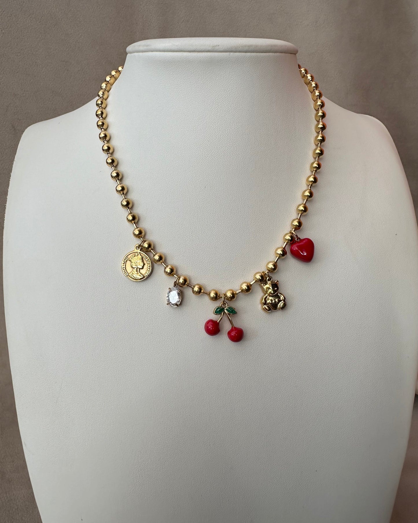 Collar Cereza Oso