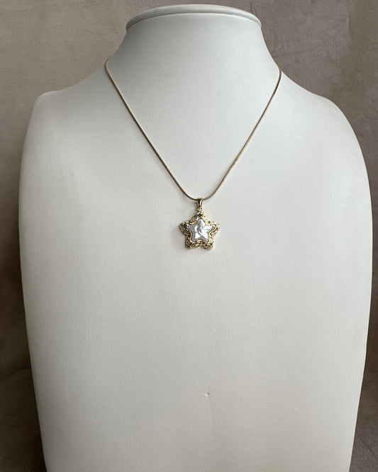 Collar Estrella Madre Perla