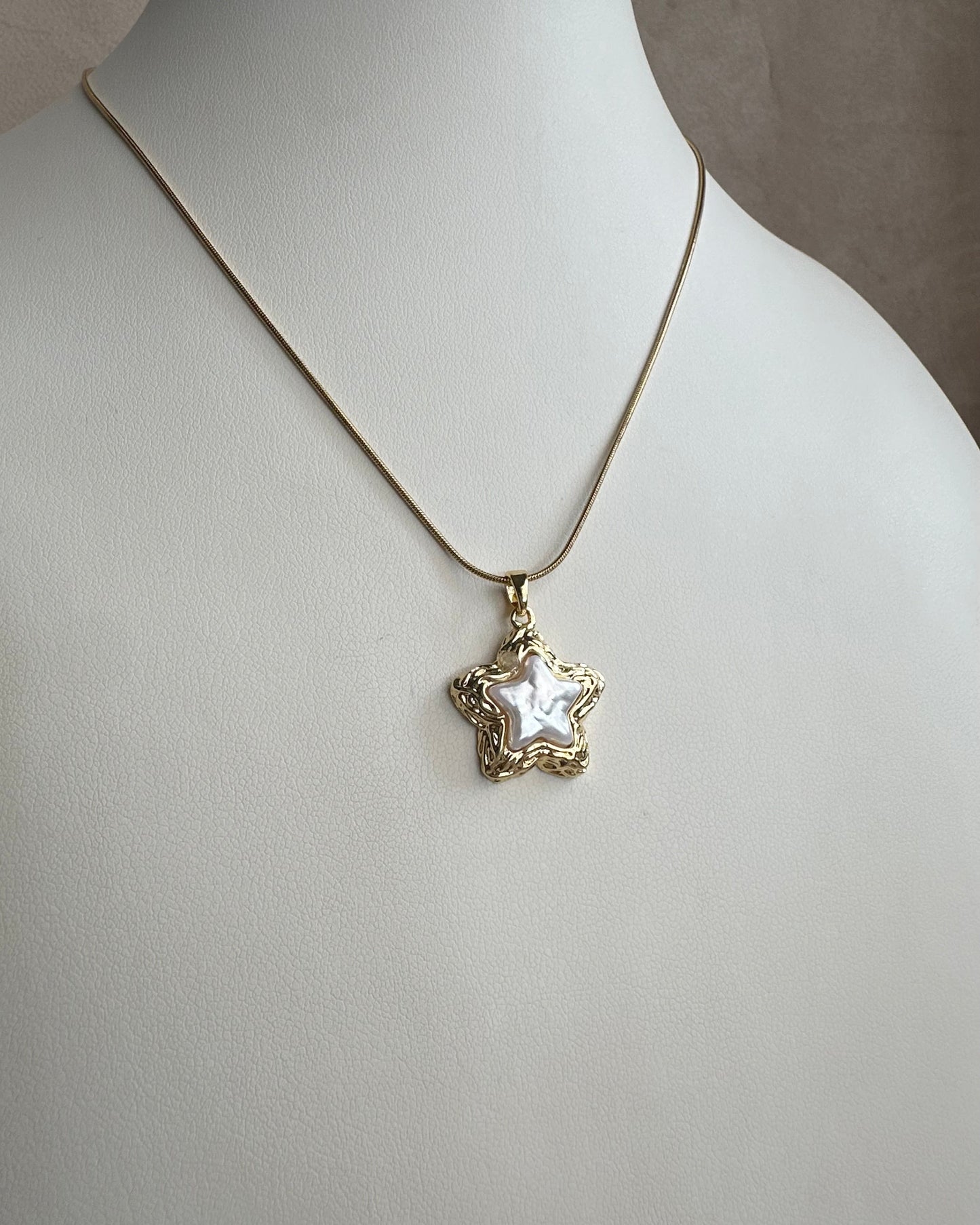 Collar Estrella Madre Perla