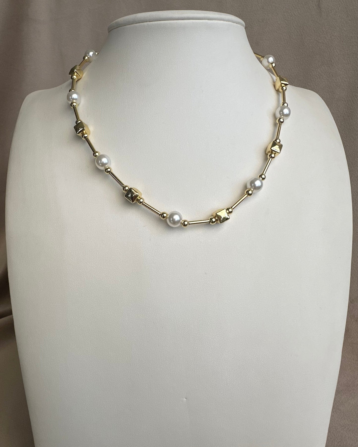 Collar Perla Cuadro