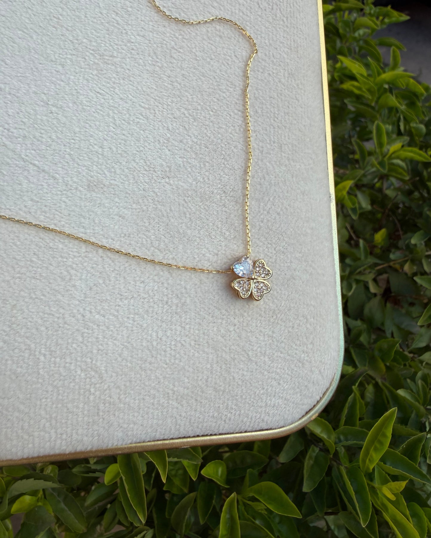 Collar Trebol Brillo