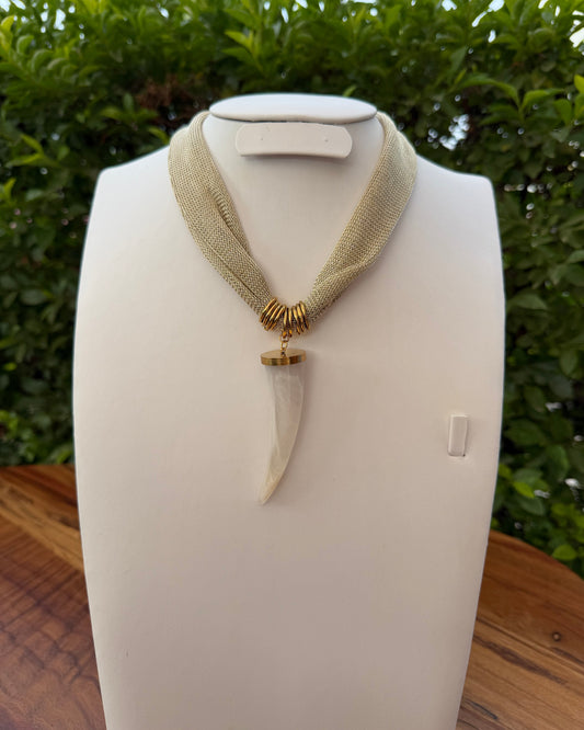 Collar Cuerno Tela
