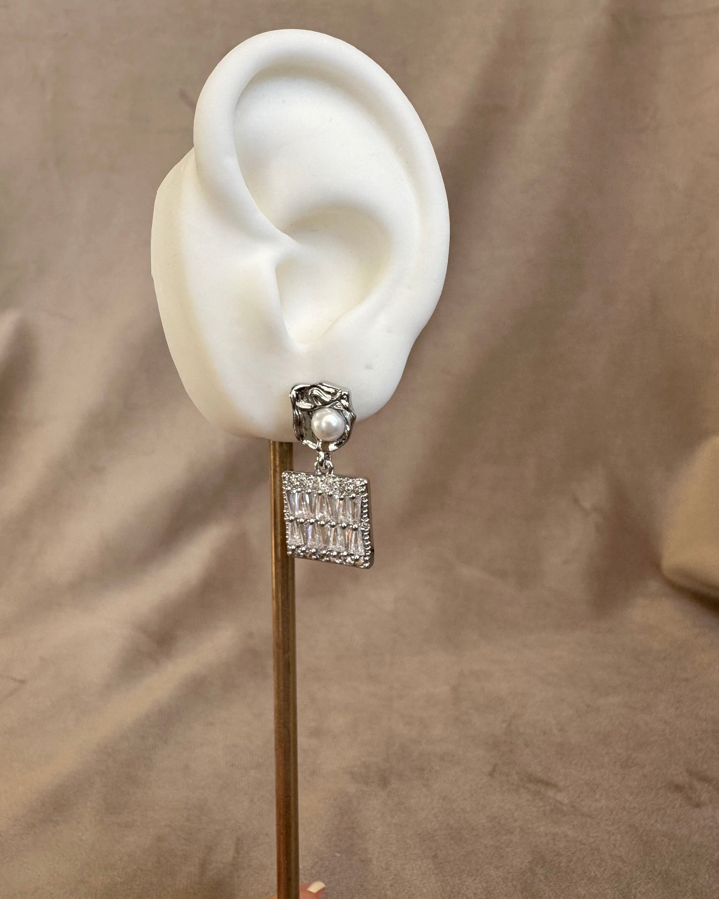 Arete Cuadro Brillo